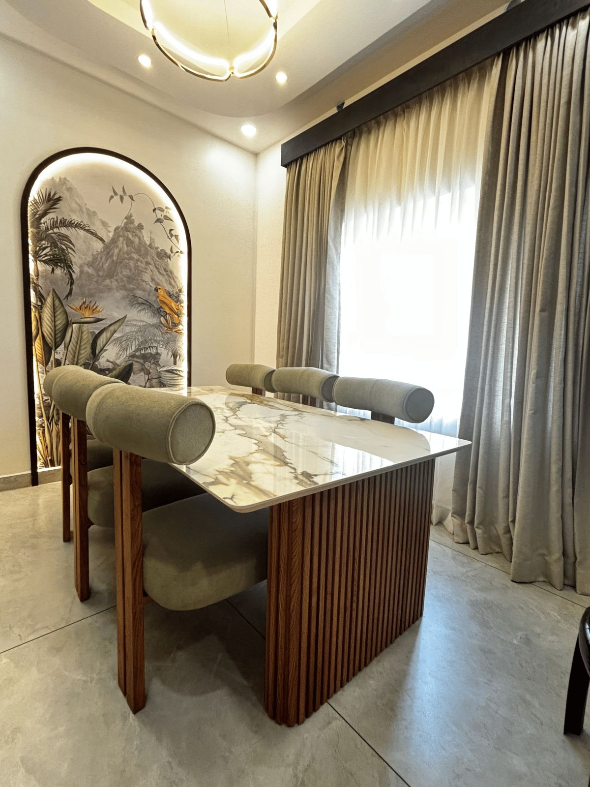 Artful Dining in Contemporary Luxury thumbnail